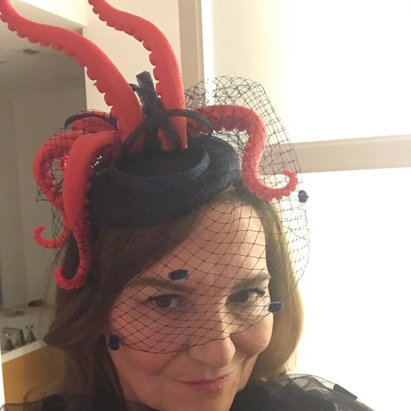 Meet your Posher, Caroline - Picture 1 of 1